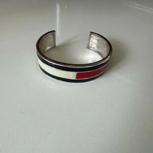 Tommy Hilfiger Vintage Silver
tone Bangle Bracelet